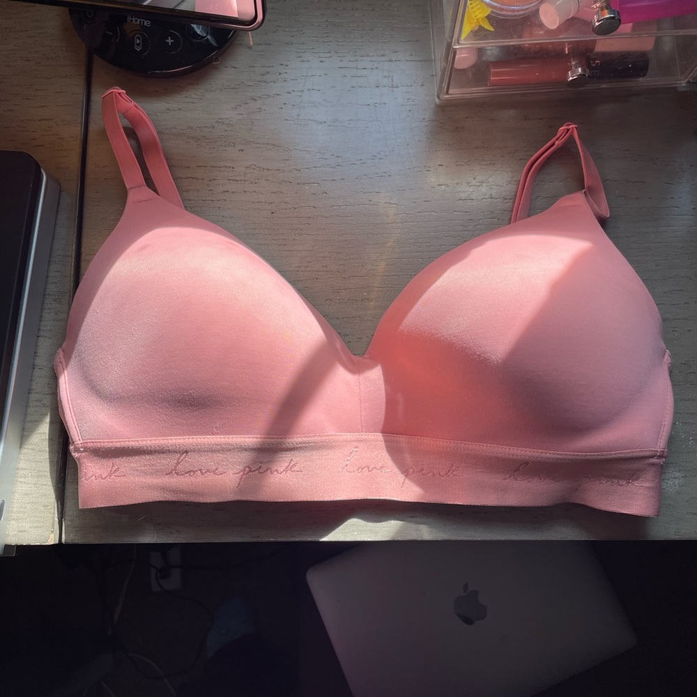 Pink vs bra